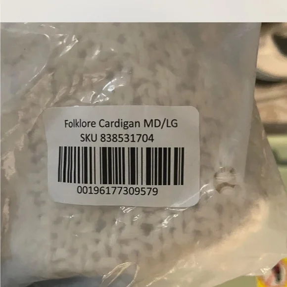 Taylor Swift Folklore cardigan - Picture 4 of 4